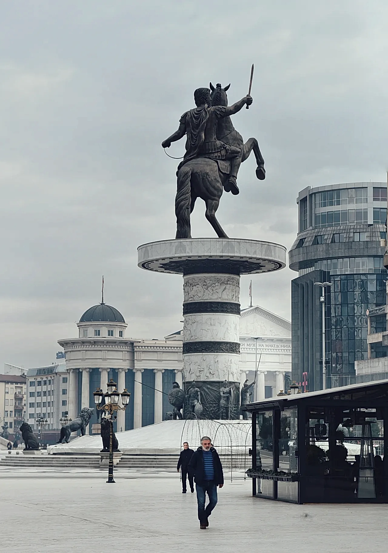 Üsküp Gezi Fotoğraf Rehberi, Üsküp Fotoğrafları, Üsküp Gezi ve Fotoğraf Rehberi, Üsküp Fotoğrafları, Uskup fotograflari, üsküp gezilecek yerler, üsküp kaç günde gezilir, üsküp gece hayatı, üsküp kaç saat, üsküp vizeli mi, üsküpten ne alınır, üsküpte ne yenir, üsküp ün neyi meşhur, Üsküp'te ne kadar para harcanır, Üsküp'te hayat pahalı mı, makedonya gezilecek yerler, üsküp hayat kadını, üsküp alışveriş, üsküp fiyatlar