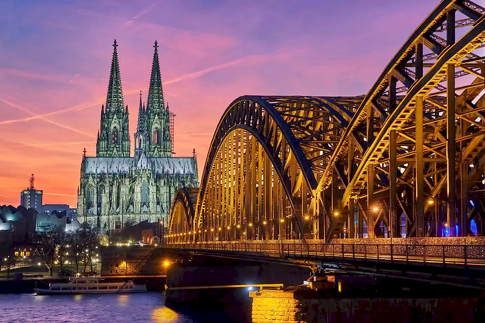 Köln Gezi ve Fotoğraf Rehberi