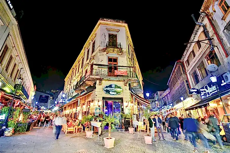 Bükreş Gezi Fotoğraf Rehberi, Bükreş seks, bükreş gece hayatı, Bükreş Gezilecek yerler, bükreş fotoğrafları, bukres fotograflari, bükreş seyahat blogu, bükreş gezi haritası, bükreş gece hayatı, bükreşte ne yenir, bükreş para birimi, bükreş vizeli mi, bükreş kızları, bükreşte ne yapılır, bukreste ne meşhur, bükreş pahalı mı, bükresten ne alınır, bükreşte hayat kadınları, bükreş barlar sokağı, bükreş gece kulüpleri, romanyada fiyatlar