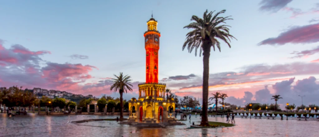 izmir photography workshops, İzmir Photography courses, Street Photography Workshops, shooting tips and techniques, composition, the use of light and capturing the moment