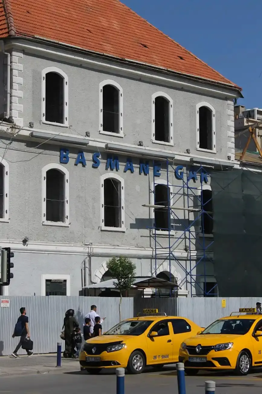 sunlit basmane gar in izmir