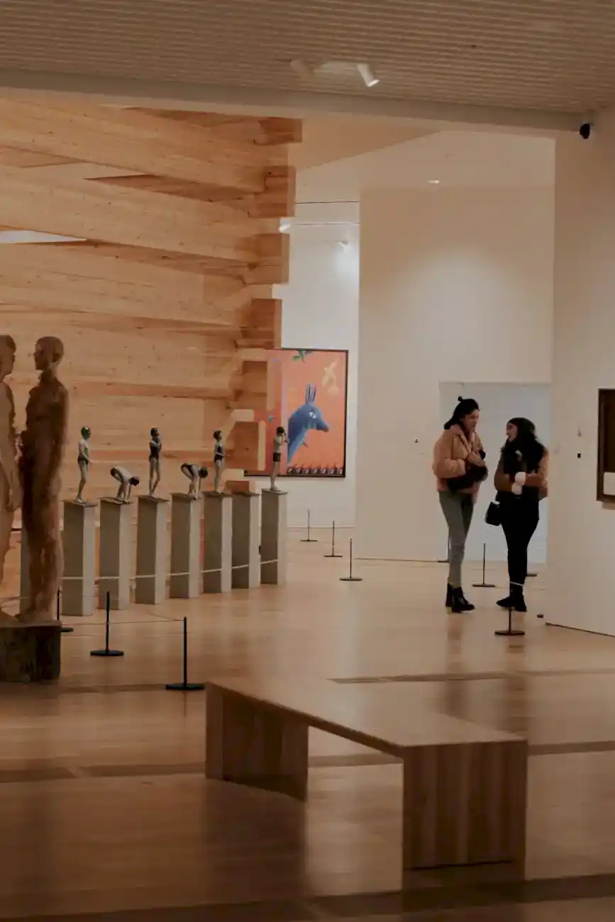 New York Cıty Travel Guide, NYC Guide, Top Attractions in NYC, Discover the ultimate New York City travel guide with top attractions, hidden gems, dining tips, and practical advice. Plan your NYC trip for an unforgettable experience!